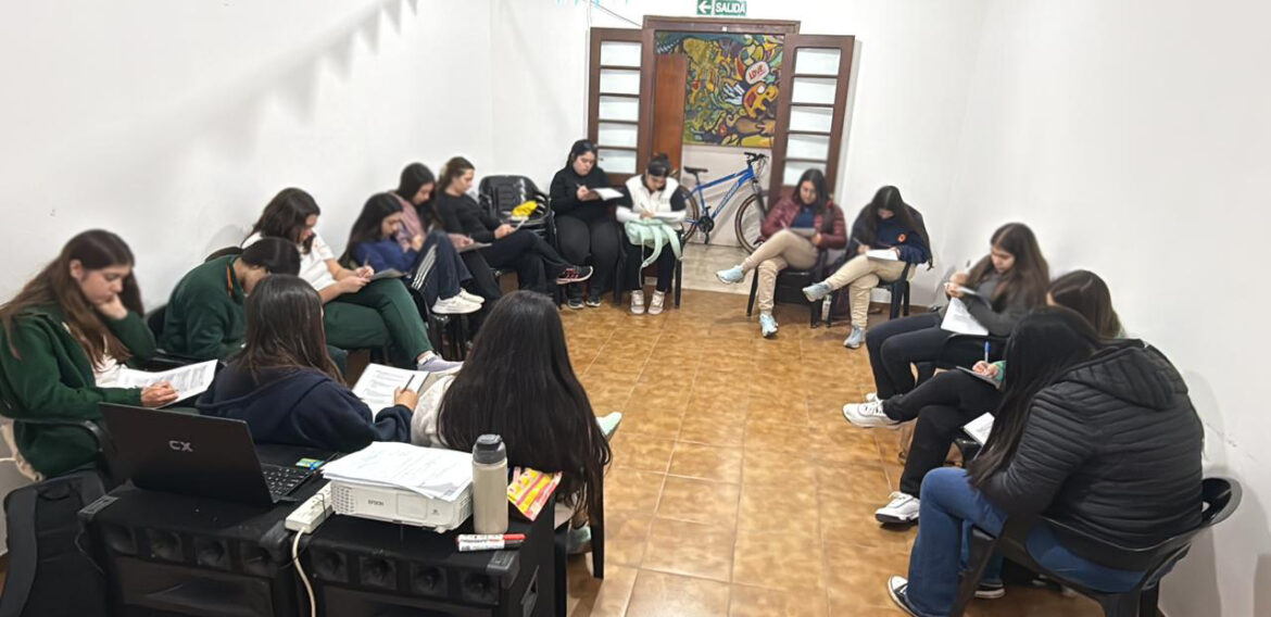 FINALIZÓ CON ÉXITO LA PRUEBA PILOTO DEL PROGRAMA DE ORIENTACIÓN VOCACIONAL «ACTIVANDO 2026» EN COLONIA CAROYA